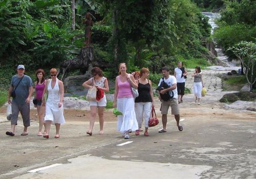 Phú Quốc: Tiêm vắc xin cho 130.000 người để đón khách quốc tế